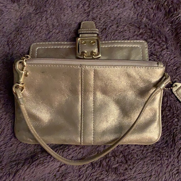 Coach leather gold wristlet - Picture 7 of 7